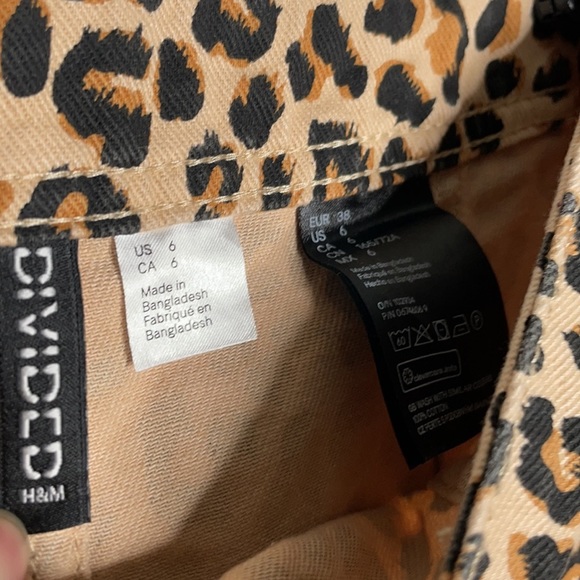 H&M Divided Leopard Print Skirt sz 6‎ mini - Picture 4 of 4